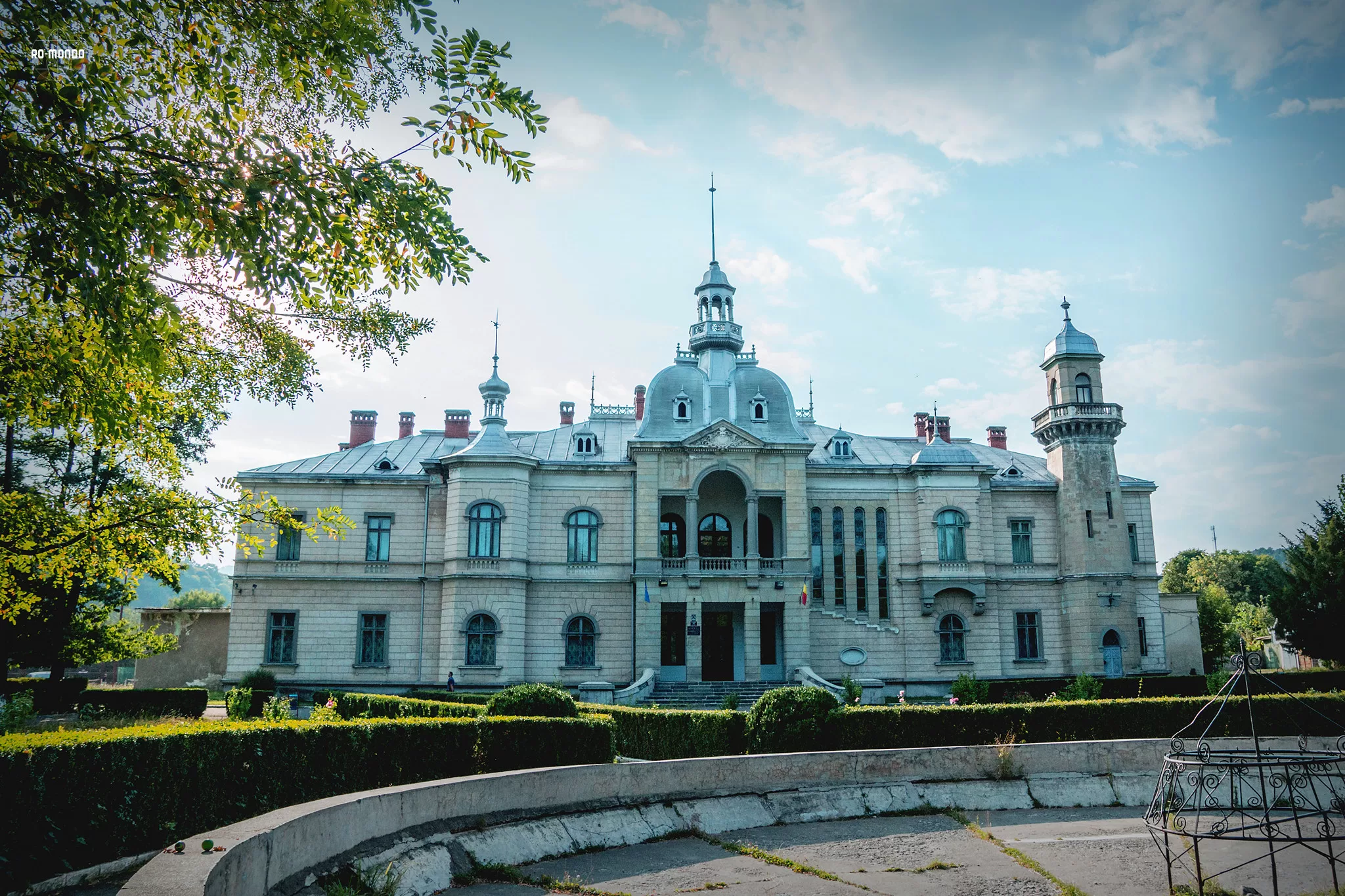 Palatul Ghika din Comănești