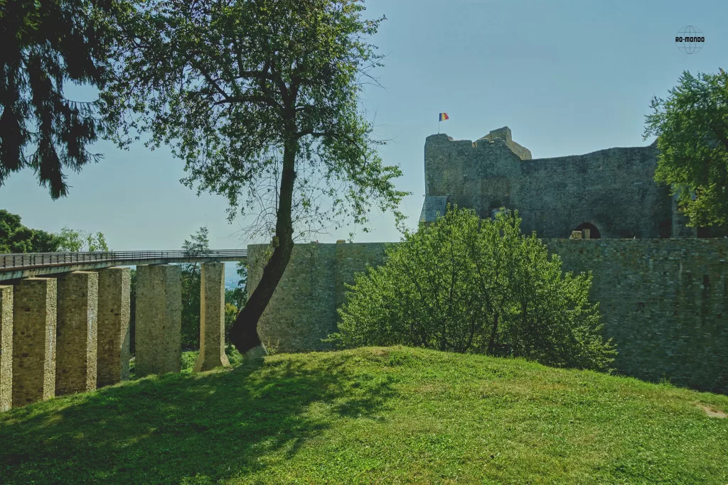 Cetatea Neamț - exterior